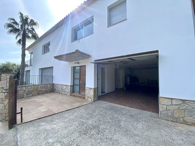 Fantastisches einstöckiges Haus mit Pool und großer Garage in Calonge Costa Brava