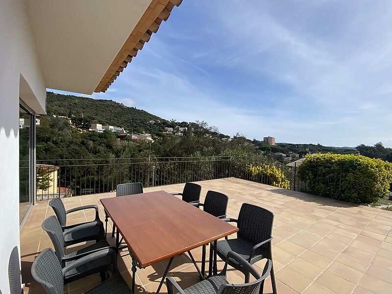 Fantástica casa de una sola planta con piscina y amplio garaje en Calonge Costa Brava