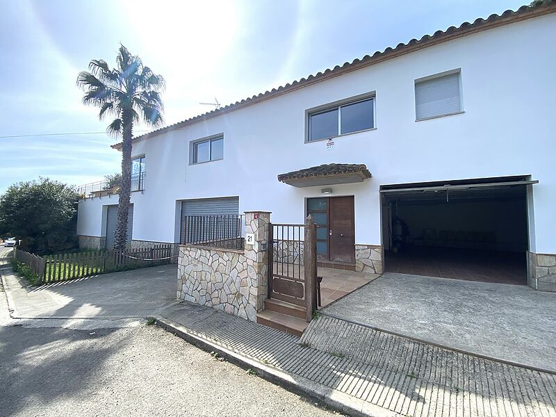 Fantástica casa de una sola planta con piscina y amplio garaje en Calonge Costa Brava