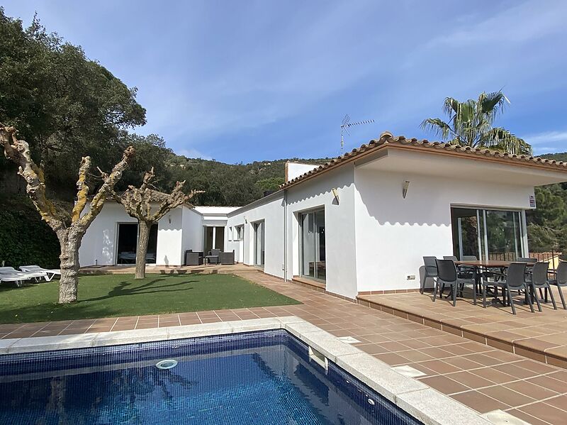 Fantastic bungalow with pool and large garage in Calonge Costa Brava
