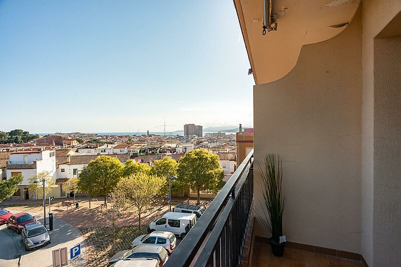 Fantastic and very large apartment with spectacular views of the sea and the mountains.