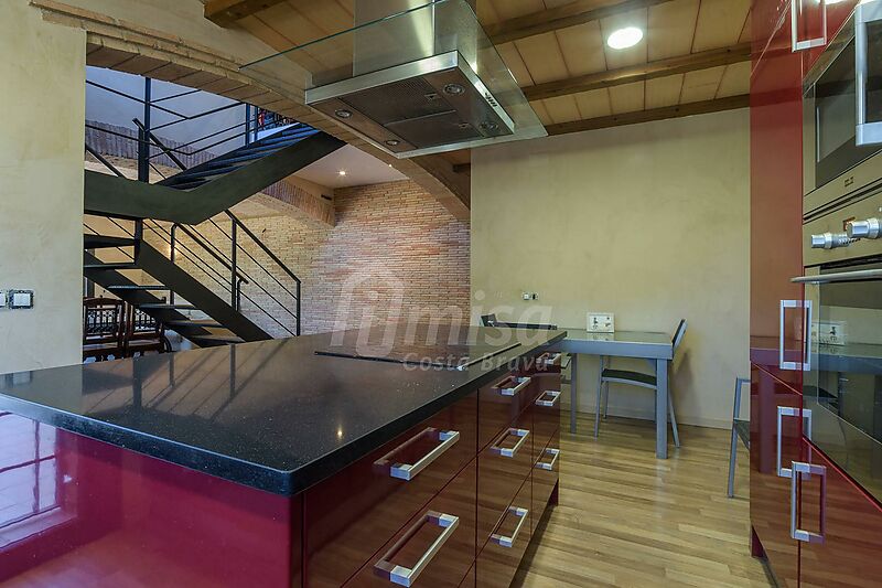 Maison spacieuse et ensoleillée dans une rue calme de Calonge, Costa Brava