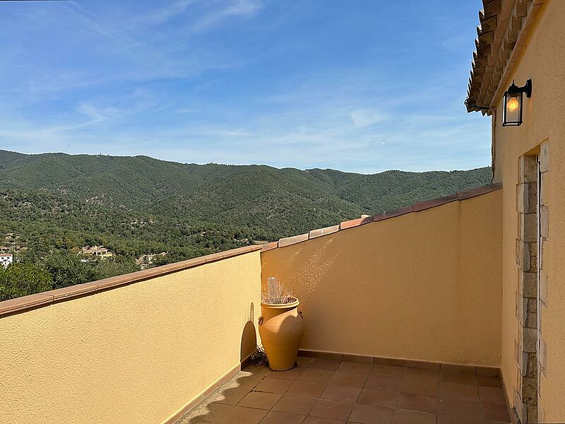 Spacious and very private villa surrounded by nature with pool and stunning views of the mountains.