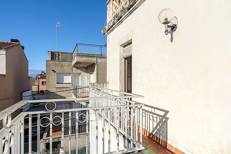 Ático muy soleado con 2 terrazas en el centro de Llagostera