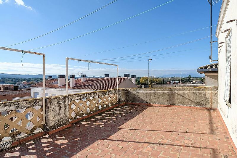 Ático muy soleado con 2 terrazas en el centro de Llagostera