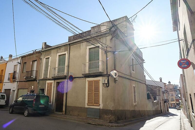 Ático muy soleado con 2 terrazas en el centro de Llagostera