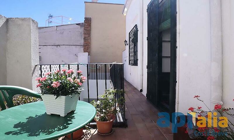 Descubre el encanto y la tranquilidad de la Costa Brava en nuestra hermosa casa de pueblo en San Feliu de Guíxols.