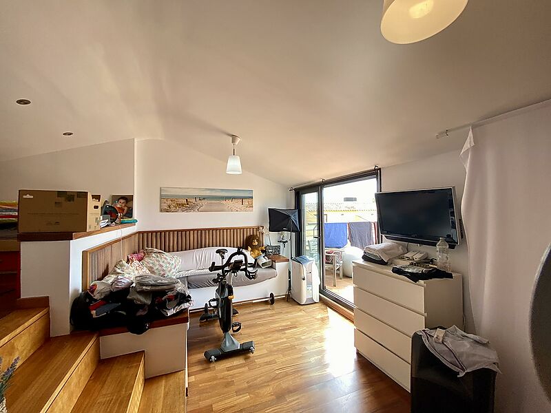 Casa adosada en Palamós, con piscina comunitaria,  zona tranquila y pocos pasos de todos los servicios