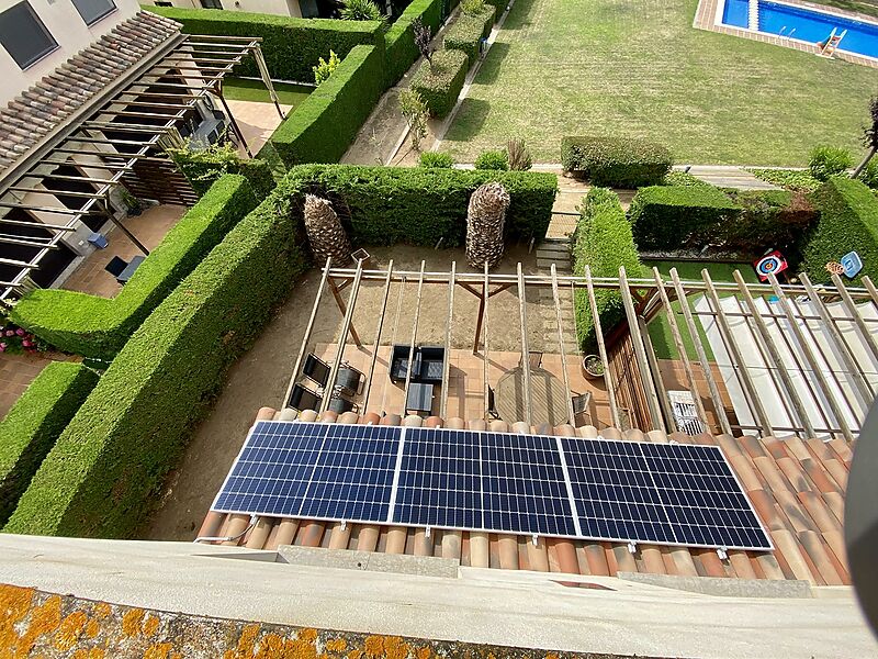 Casa adosada en Palamós, con piscina comunitaria,  zona tranquila y pocos pasos de todos los servicios