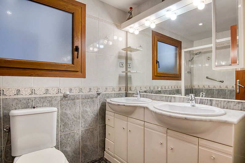 Great apartment in Sant Feliu de Guíxols... 118m ! Interested? Keep reading