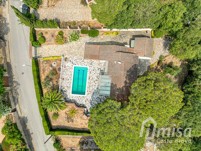 Encantador xalet amb piscina a a prop del mar i el golf a Calonge, Costa Brava