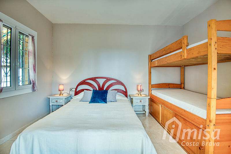 Encantador chalet de 3 dormitorios con piscina en Calonge, Costa Brava - cerca del mar y el golf!