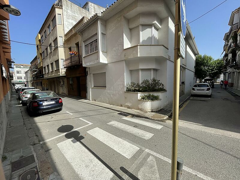 Penthouse for sale in the center of Palamós, views of the entire town