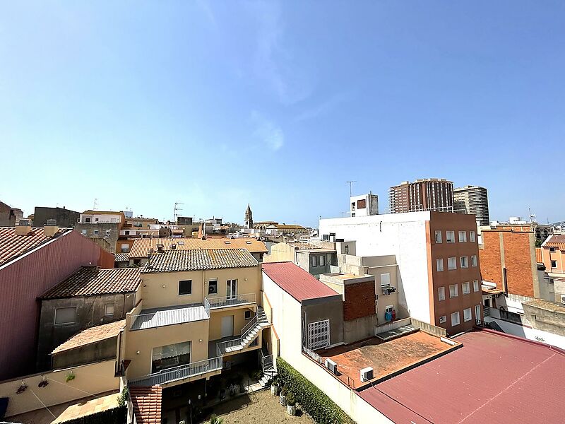 Penthouse zum Verkauf im Zentrum von Palamós, Blick auf die gesamte Stadt