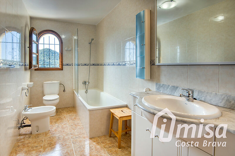 Casa única amb piscina i magnífiques vistes obertes