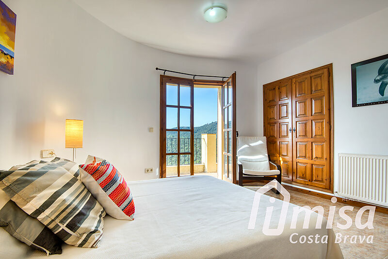 Casa única amb piscina i magnífiques vistes obertes