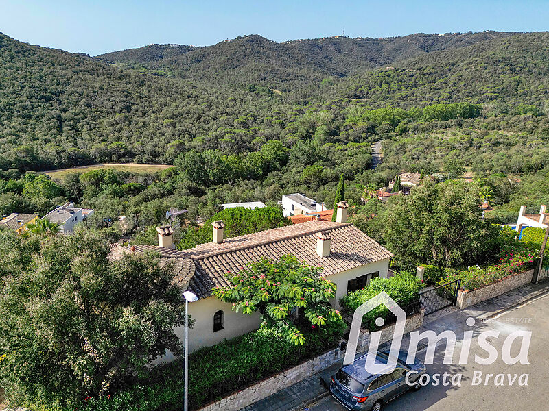 Casa única amb piscina i magnífiques vistes obertes