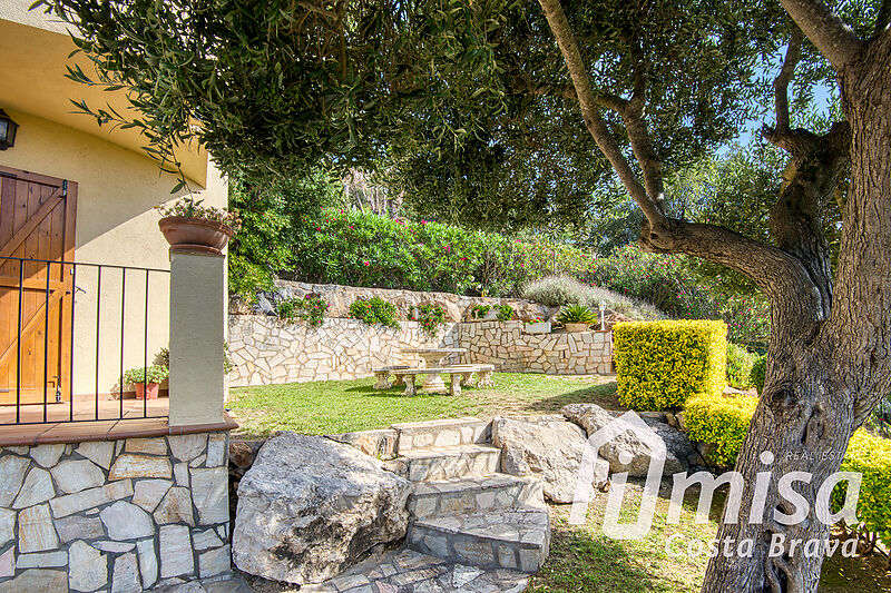 Casa única amb piscina i magnífiques vistes obertes