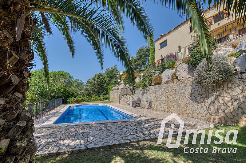 Casa única amb piscina i magnífiques vistes obertes