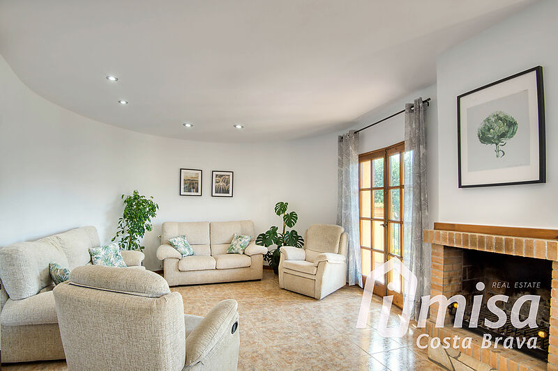 Casa única amb piscina i magnífiques vistes obertes