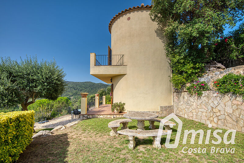 Casa única amb piscina i magnífiques vistes obertes