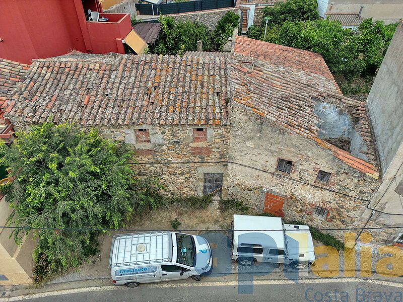 Una ruina con un excelente potencial en el centro de Calonge