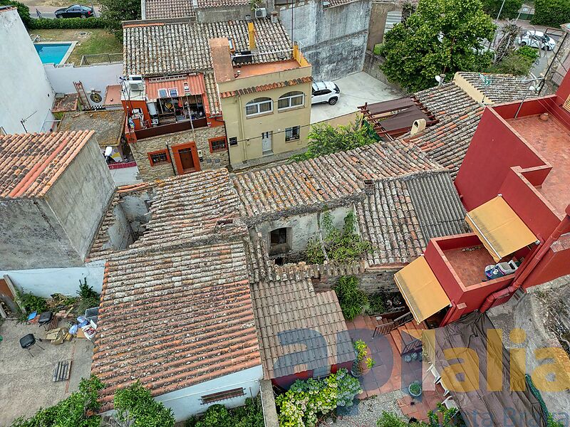 Una ruina con un excelente potencial en el centro de Calonge