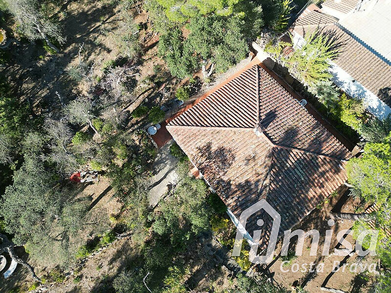 Opportunité unique : maison de 2 chambres avec grand potentiel dans Calonge.