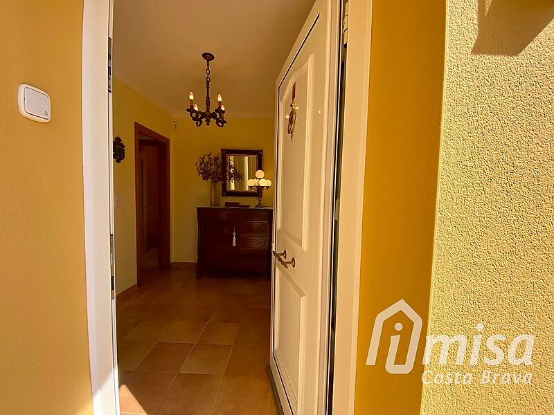 Charming Single-Family Home Perfect for Year-Round Living in Mas Barceló Estate 5 Minutes from the Centre