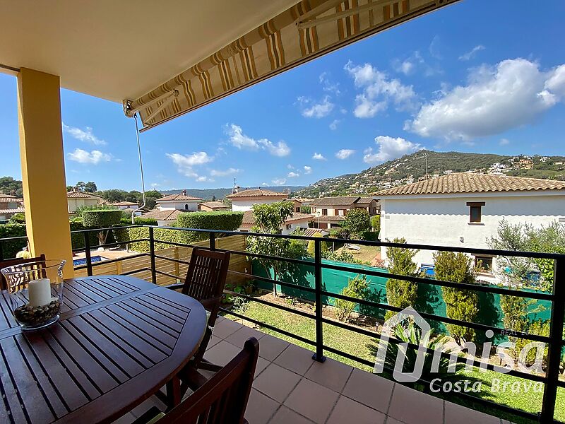 Charming Single-Family Home Perfect for Year-Round Living in Mas Barceló Estate 5 Minutes from the Centre