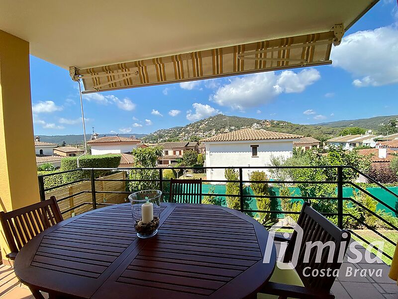 Charming Single-Family Home Perfect for Year-Round Living in Mas Barceló Estate 5 Minutes from the Centre