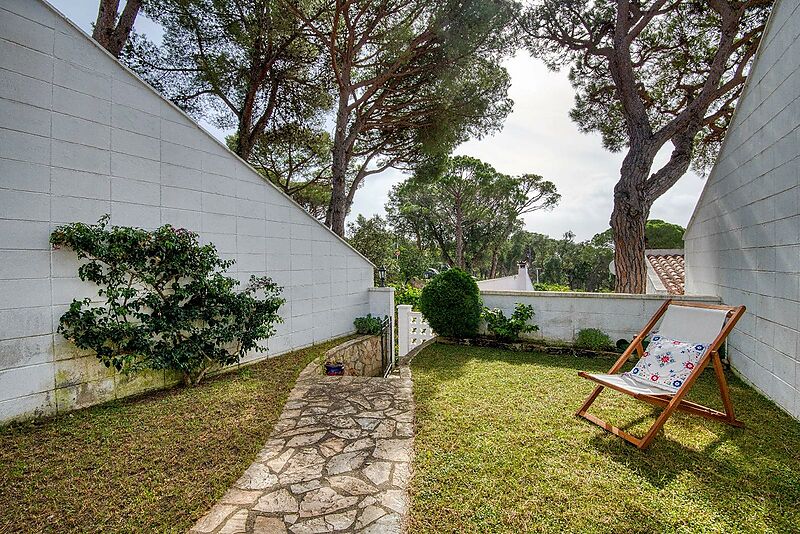 Casa con jardín en la céntrica urbanización Politur de Playa de Aro