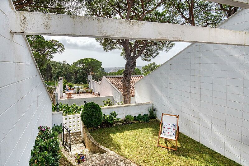 Casa con jardín en la céntrica urbanización Politur de Playa de Aro