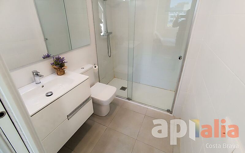 APARTAMENTO SEMI-NUEVO CON PISCINA COMUNITARIA