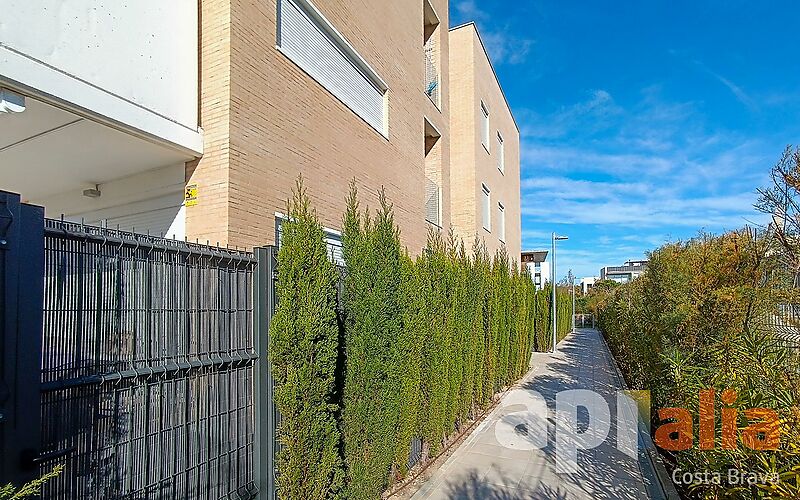 APARTAMENTO SEMI-NUEVO CON PISCINA COMUNITARIA