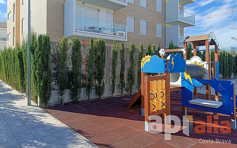 APARTAMENTO SEMI-NUEVO CON PISCINA COMUNITARIA