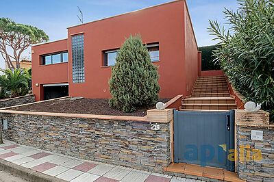 Modern and bright house with pool in S'Agaró