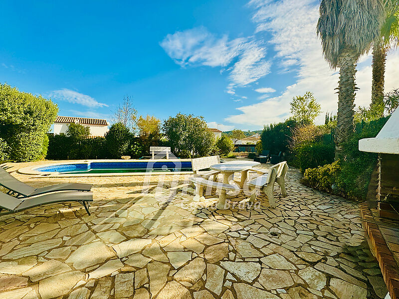 Belle maison avec piscine dans une zone privilégiée de la Costa Brava