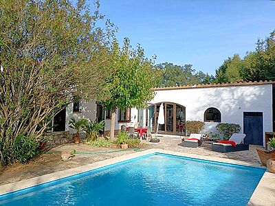Maison idéale à Calonge avec piscine : confort et nature sur la Costa Brava