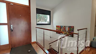Modern house in Finca Verd urbanization, Calonge, Costa Brava with tourist licence