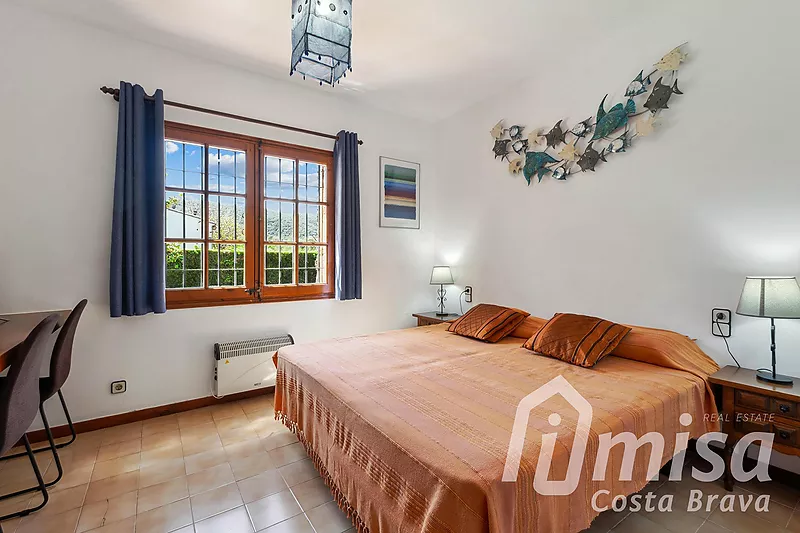 Casa de somni a Calonge, Costa Brava: 3 dormitoris amb piscina i garatge