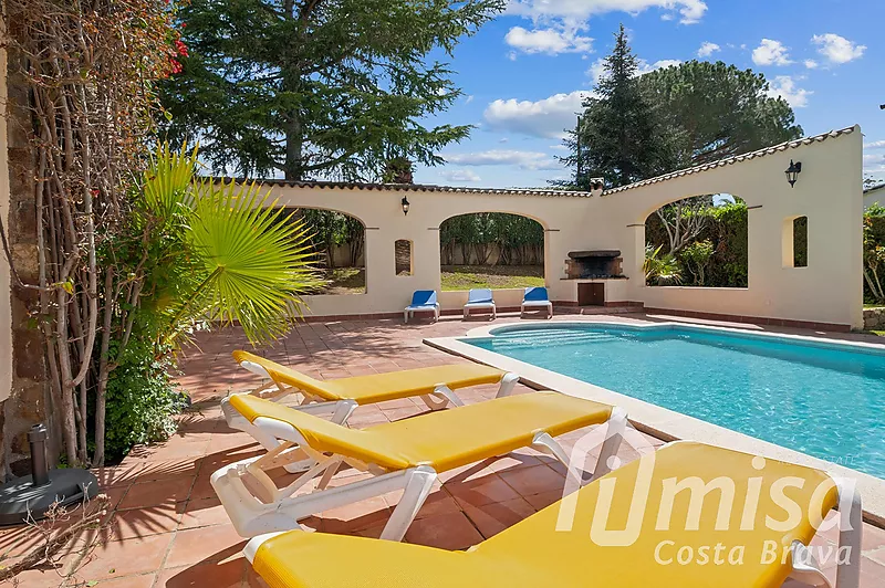 Dream house in Calonge, Costa Brava: 3 bedrooms with pool and garage