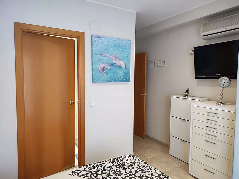 Ground floor apartment with communal pool and tennis