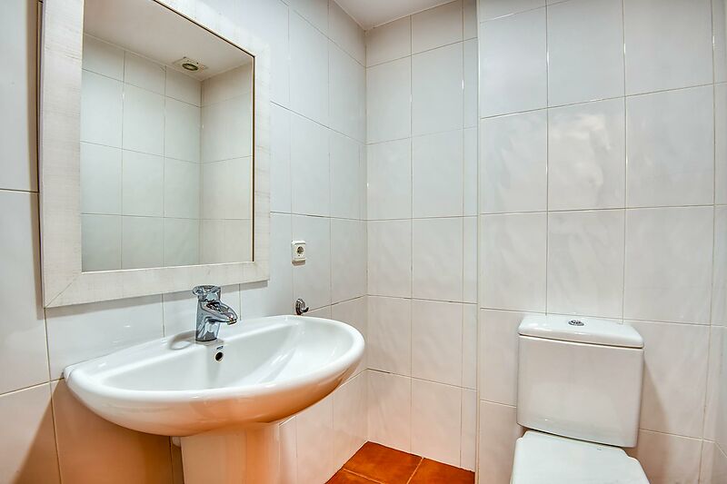 Semi-detached house with terraces and pool.- Sant Feliu de Guíxols