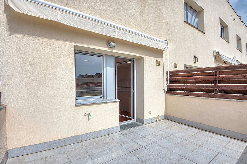 Semi-detached house with terraces and pool.- Sant Feliu de Guíxols