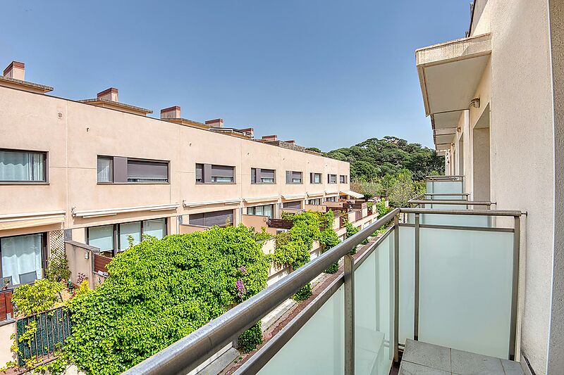 Semi-detached house with terraces and pool.- Sant Feliu de Guíxols