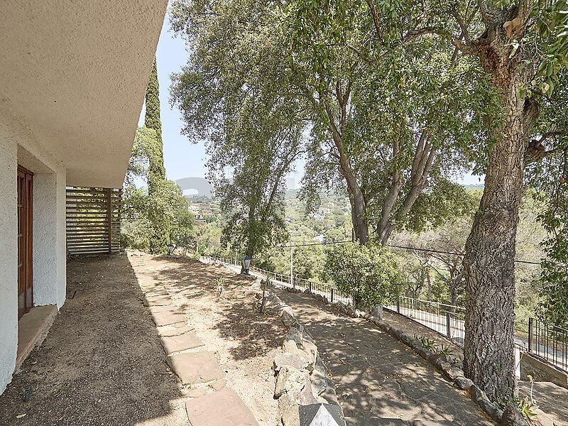 Vila amb gran potencial, 2.000 m  de parcel·la i espais sense límits a Los Pinares