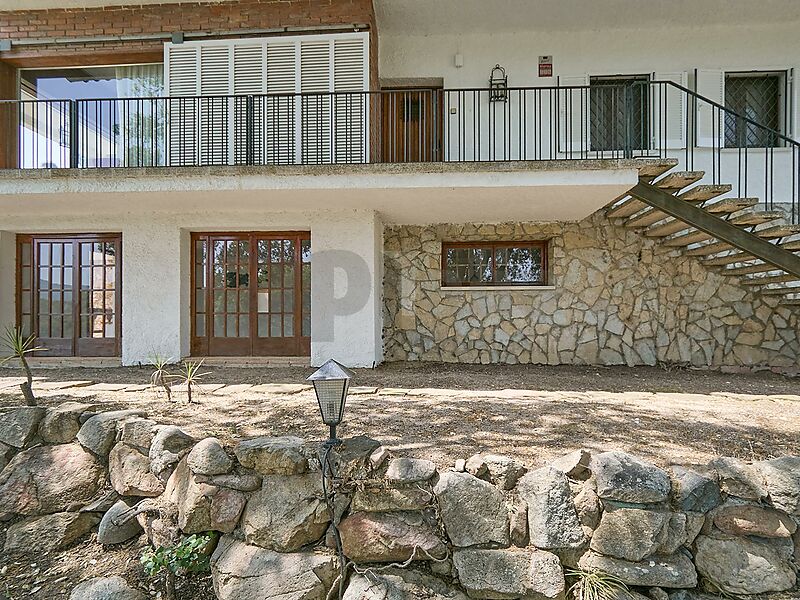 Vila amb gran potencial, 2.000 m  de parcel·la i espais sense límits a Los Pinares