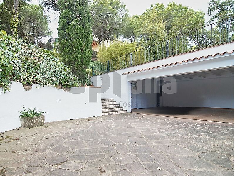Vila amb gran potencial, 2.000 m  de parcel·la i espais sense límits a Los Pinares