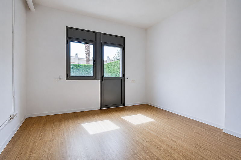 Preciosa casa apareada con terraza y piscina comunitaria.- Sant Feliu de Guíxols